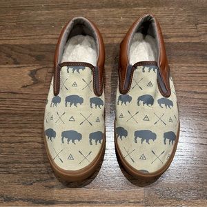 Men’s Bucket Feet Slip-sons